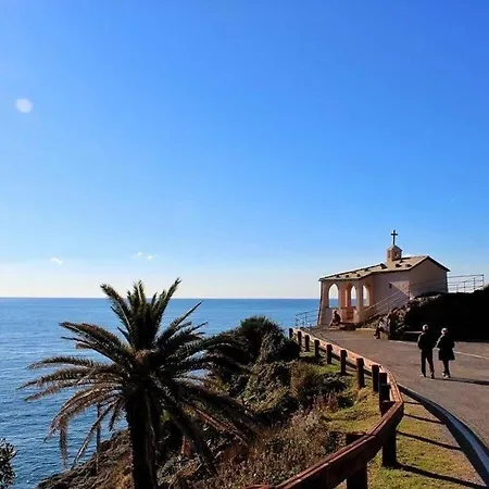 Rosa Con Splendida Vista Mare