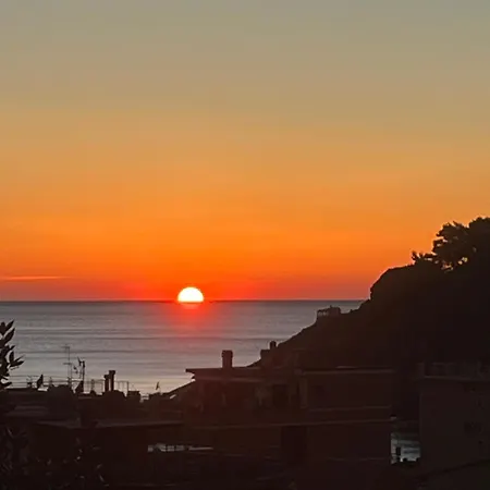 Rosa Con Splendida Vista Mare Bonassola