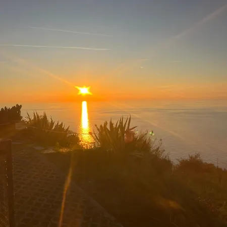 Rosa Con Splendida Vista Mare *