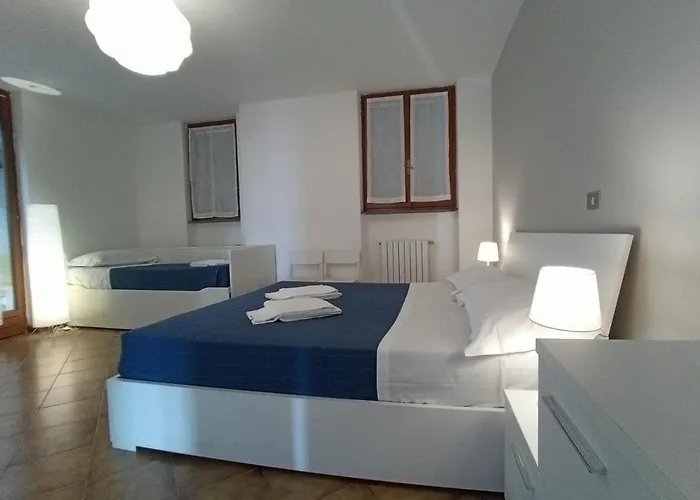 Rosa Con Splendida Vista Mare 公寓